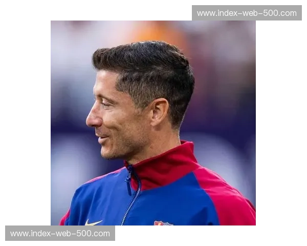 莱万评波兰队传球节奏停滞 附加赛前景考验老将领袖价值 莱万评波兰队传球节奏停滞 附加赛前景考验老将领袖价值