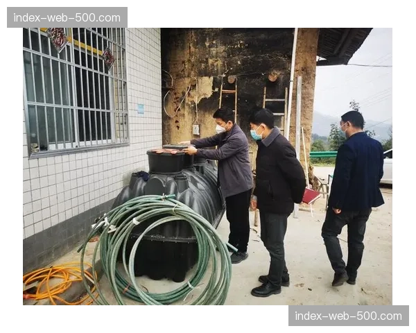 火箭锋线机动补位申京防挡拆短板，团队协作弥补漏洞